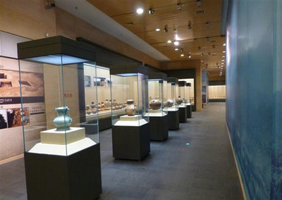 广州拍卖会玻璃展柜首选祥升展柜，出租出售服务周到